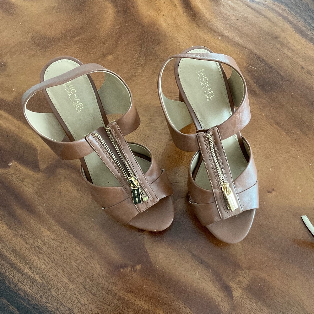 Micheal Kors | Berkley Sandals Brown